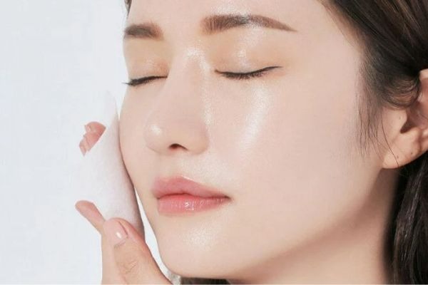 Sử dụng nước hoa hồng