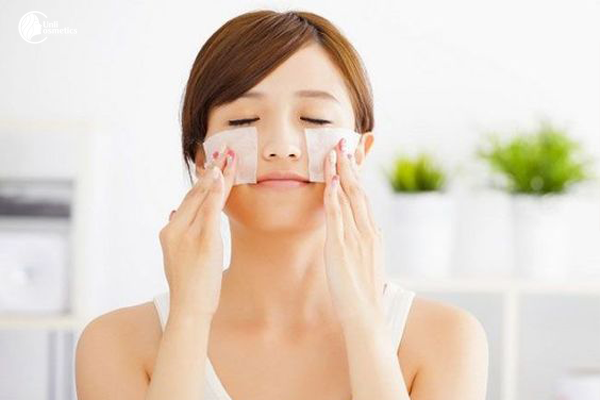 cách dùng nước tẩy trang đúng cách