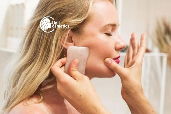 Massage tập trung vào những vùng nhiều nếp nhăn