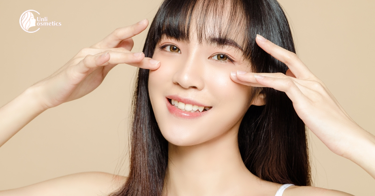 cách bôi kem dưỡng mắt hiệu quả